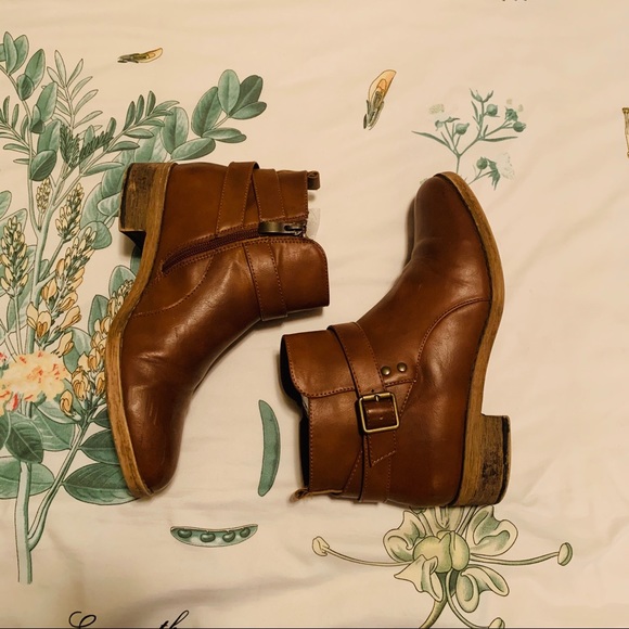 chestnut brown booties